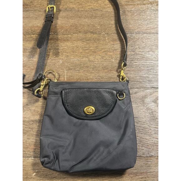 Designer x Coach A2022-868 Nylon/Leather Crossbody bag w/ Purple Floral Lining - Picture 4 of 14